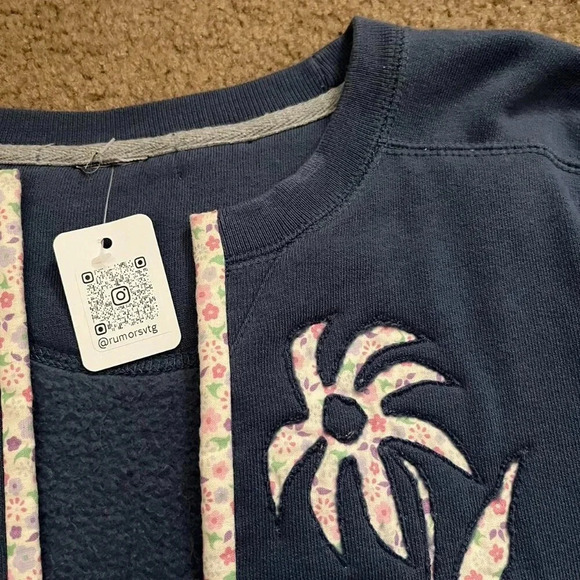 Handmade/reworked one of a kind floral cardigan - Picture 8 of 8